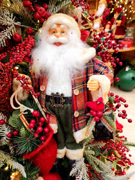 PAPAI NOEL EM PÉ XADREZ VERMELHO E VERDE 45CM - PRÉ VENDA 2025