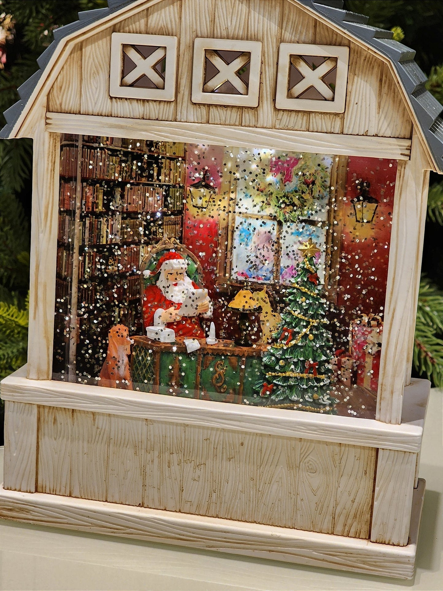 CENÁRIO NA LANTERNA COM LUZ, SOM E MOVIMENTOS 31,5CM