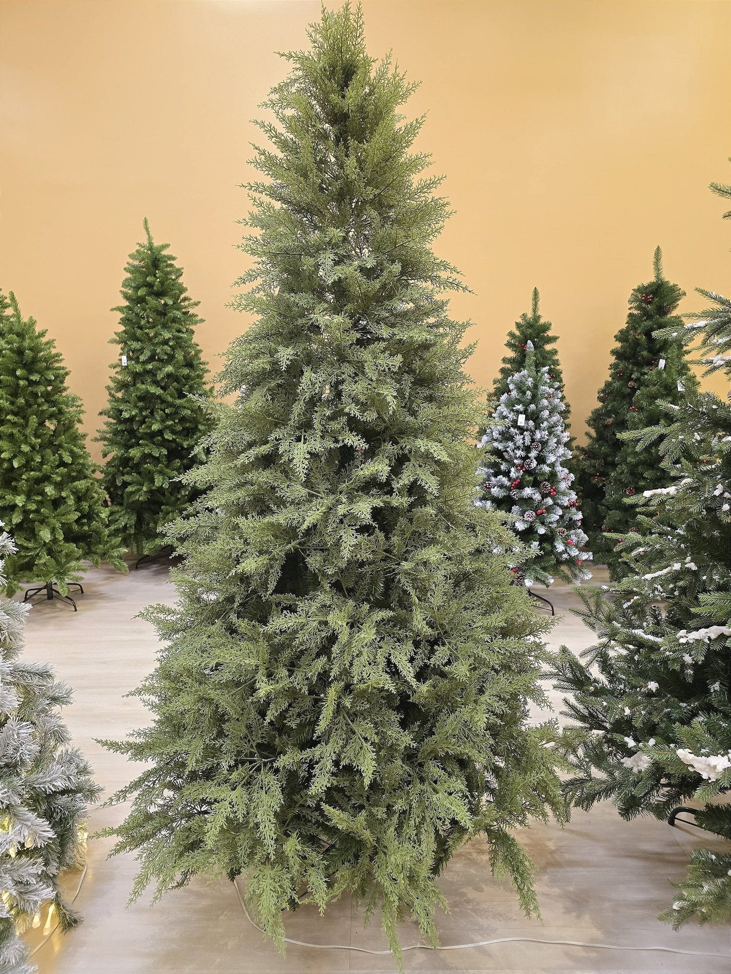 ÁRVORE PINHEIRO SUPER REALISTA NEW JERSEY 1240 GALHOS 2,10CM - PRÉ VENDA 2025