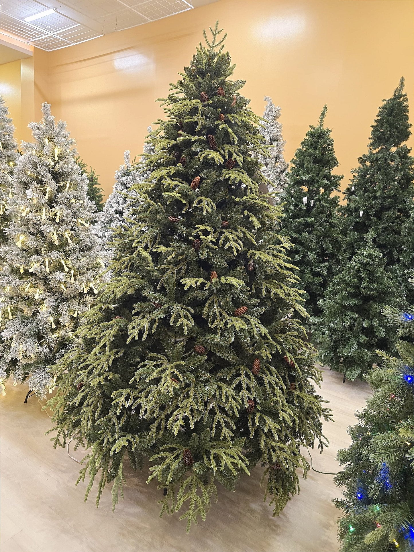 Árvore Realista Clic 4428 Galhos - Com Led embutido - BRINDE EXCLUSIVO PRÉ-VENDA